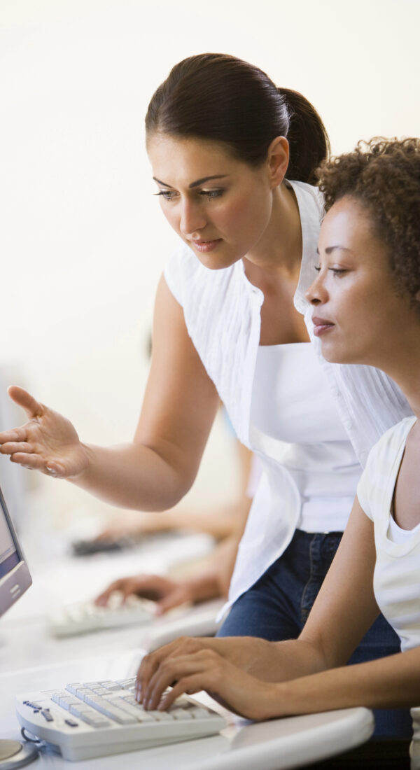 Quickbooks_Accounting_Training_Classes_team-One_Accounting-600x1100 Quickbooks and Accounting Training Classes imagee of one-on-one class two women